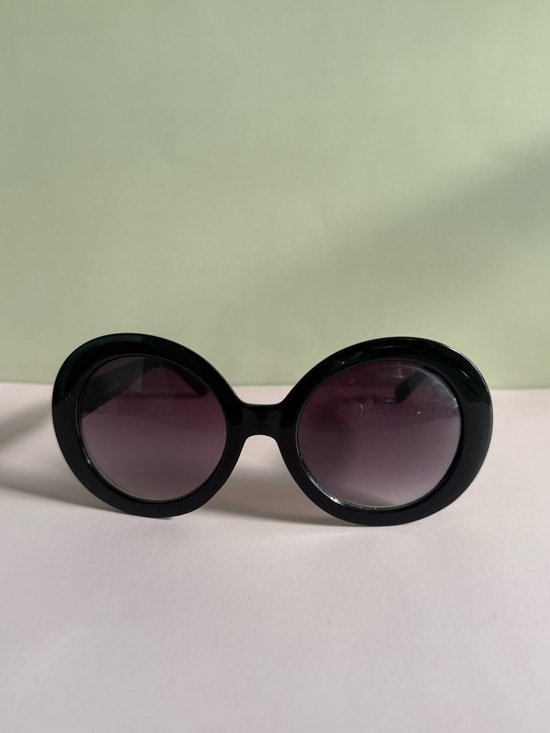 Accessories - Black Round Oversized Women's Sunglasses